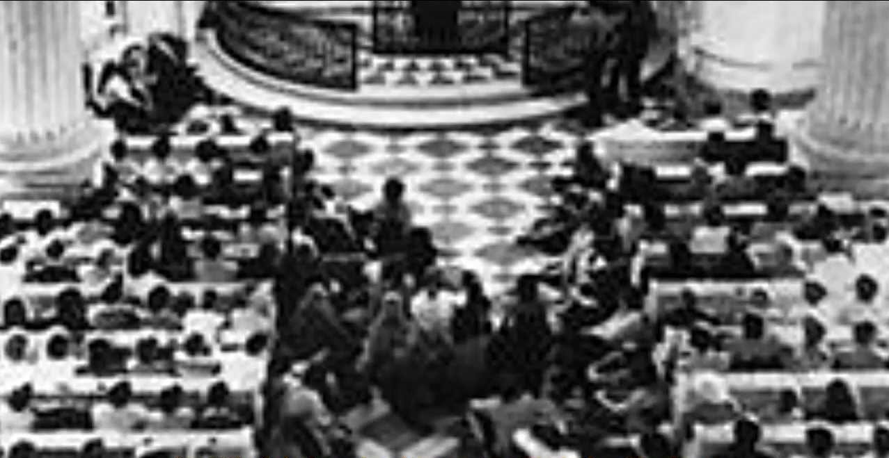 Lo hicimos porque la iglesia tenía que hacerlo