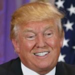 Tras una campaña Populista, y apoyado por una mayoría blanca,  Donald Trump es electo presidente de Estados Unidos